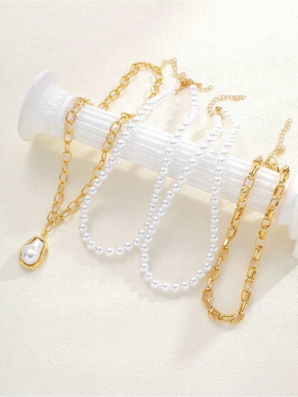 4pcs Women's Vintage Pearl Necklace Set, Imitation Pearl Beaded Pendant Necklace - Picture 8 of 9